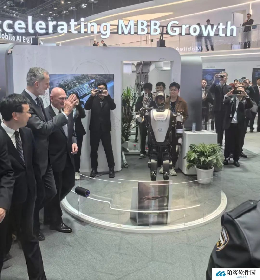 中国移动、华为、乐聚联合发布全球首款搭载 5G-A 技术的人形机器人